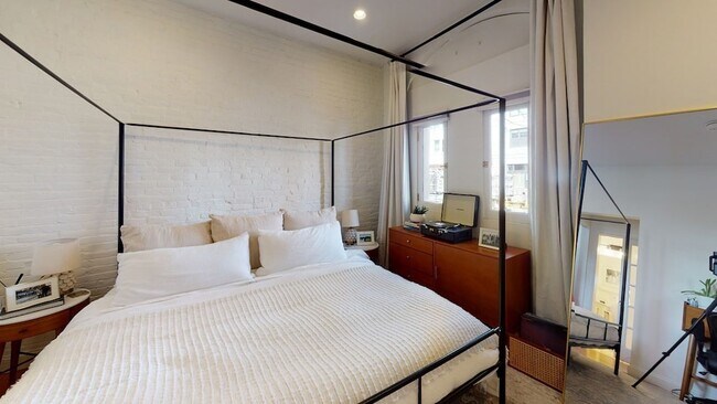 Building Photo - 27 Bowdoin St