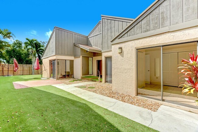 Building Photo - 7528 SW 95th Pl