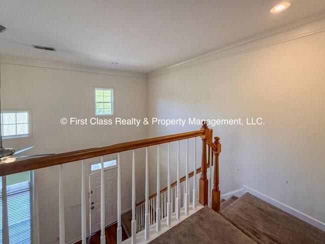 Building Photo - 710 Tavern Ct