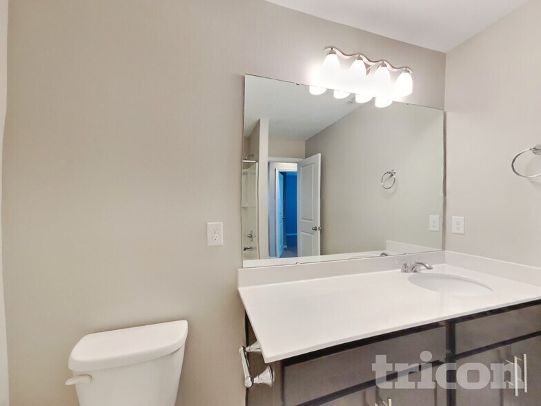 Building Photo - 311 Irving Bend Dr