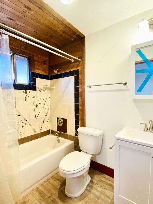 Building Photo - Recently Remodeled River West 3BR - 2BA Home