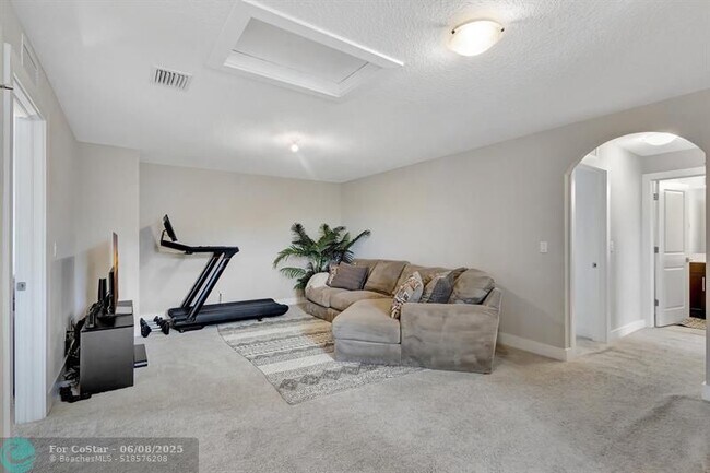 Building Photo - 92 Palmetto Ln