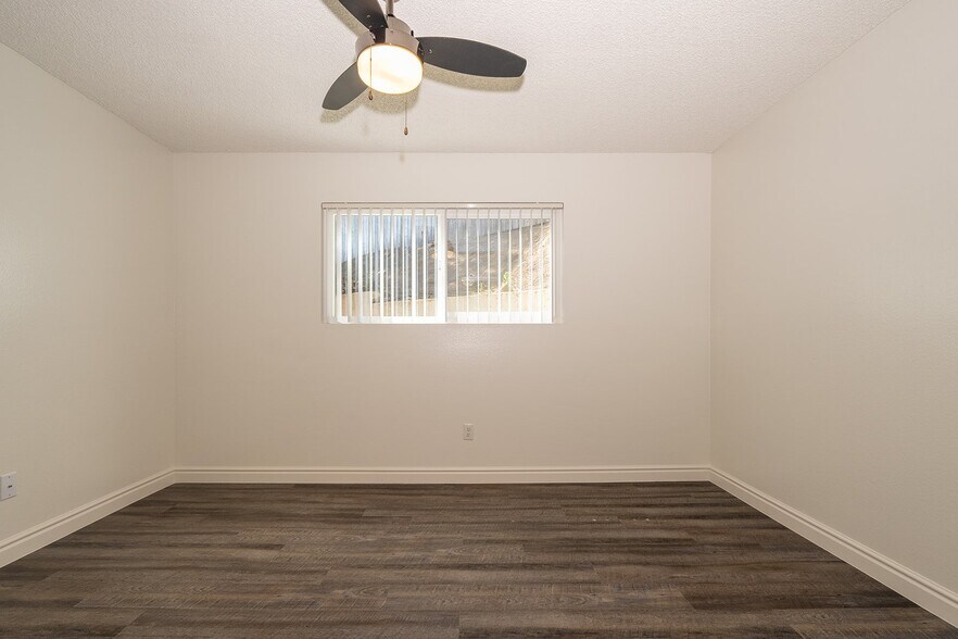 Building Photo - 1130 Meadow Lake Dr