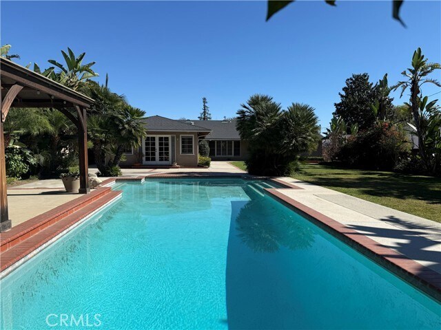 Building Photo - 2719 Mayflower Ave