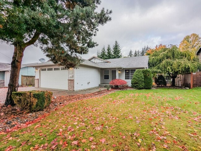 Primary Photo - **Move-In Special** Spacious 3 bed, 2 bath...