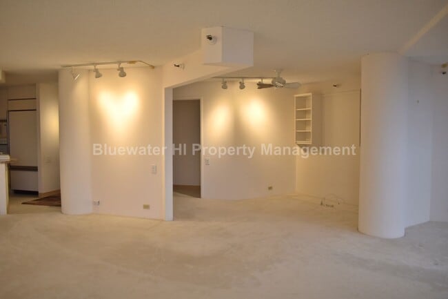 Building Photo - Craigside 2/2/2, 1656 sq. ft (Nuuanu Area)