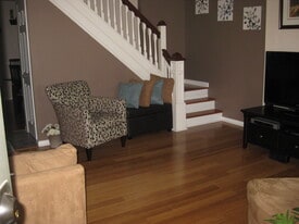 Building Photo - 478 Hermit St