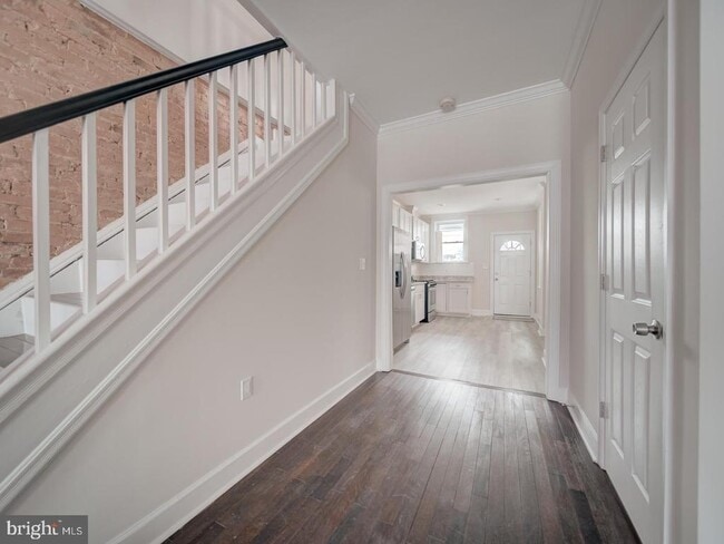 Building Photo - 417 N Collington Ave
