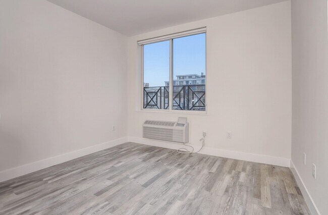 Building Photo - 140 Avenue B