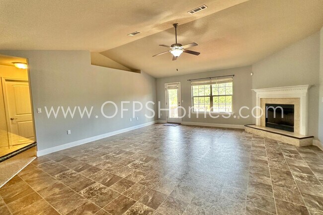 Building Photo - 306 Gauntlet Dr