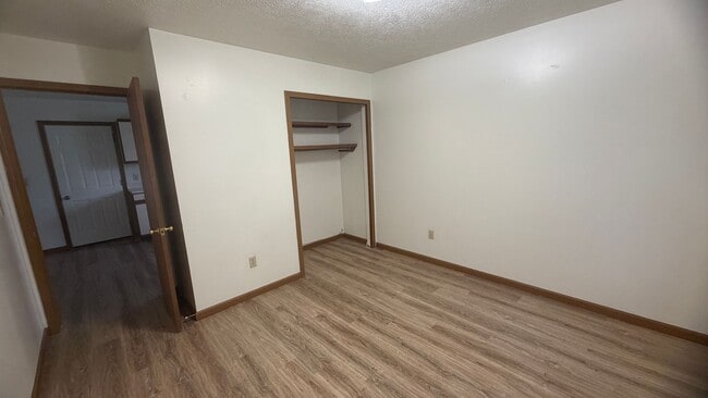 Building Photo - Nice 3-Bedroom Duplex Available in Middlebury