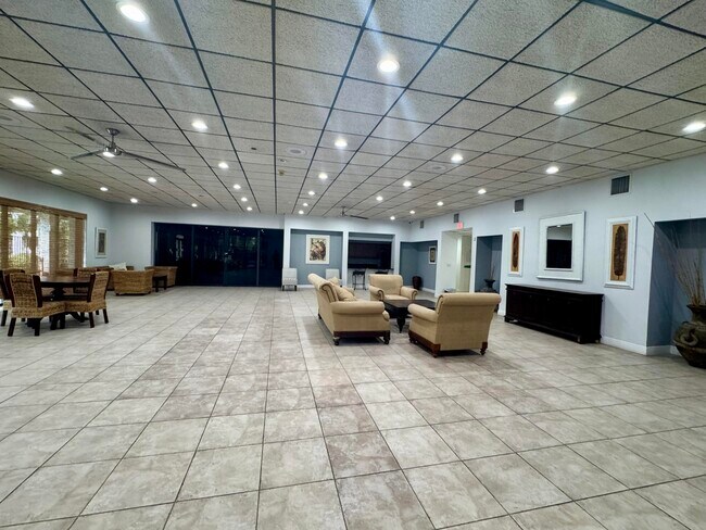 Building Photo - 1224 S Military Trail