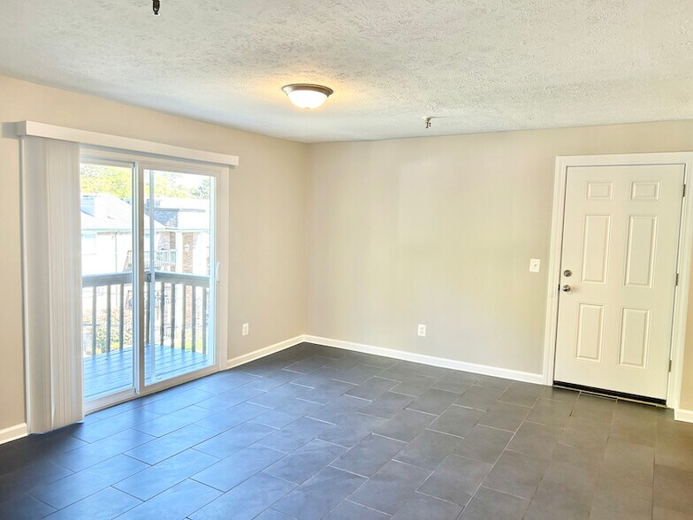 Building Photo - 1005 Parkvale Ct