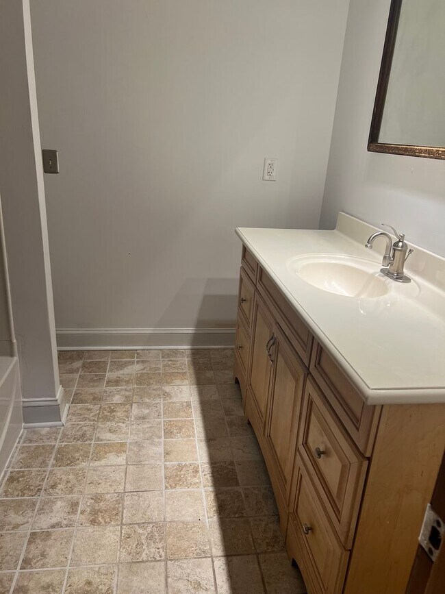 Building Photo - AVAILABLE NOW – Peaceful 3 Bedroom Home on...