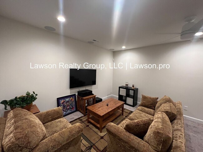 Building Photo - Upscale and Spacious Daleville Townhome