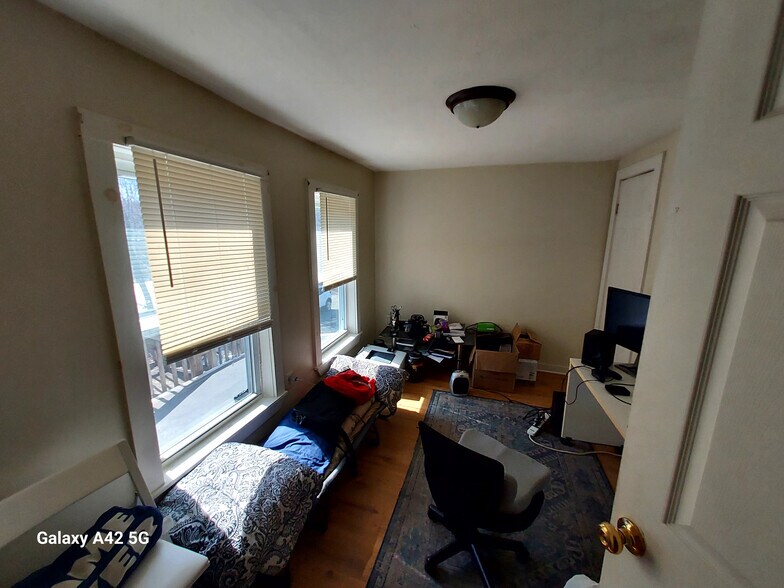 Building Photo - 64 Chase Ave