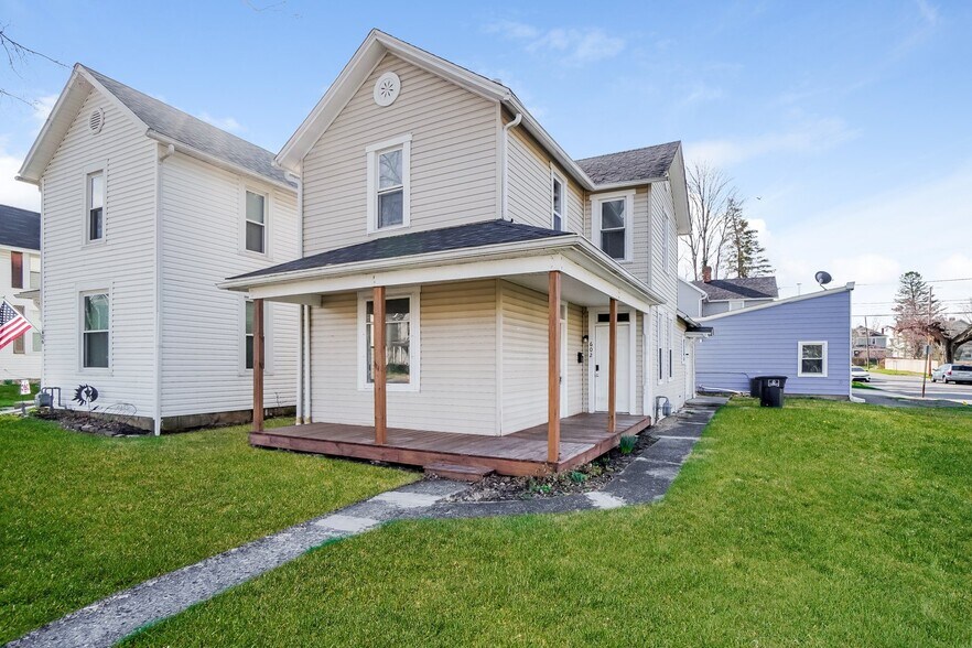 Building Photo - 602 King St