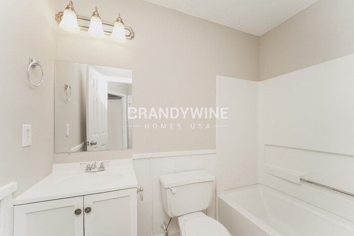 Building Photo - 5831 Silver Eagle Dr