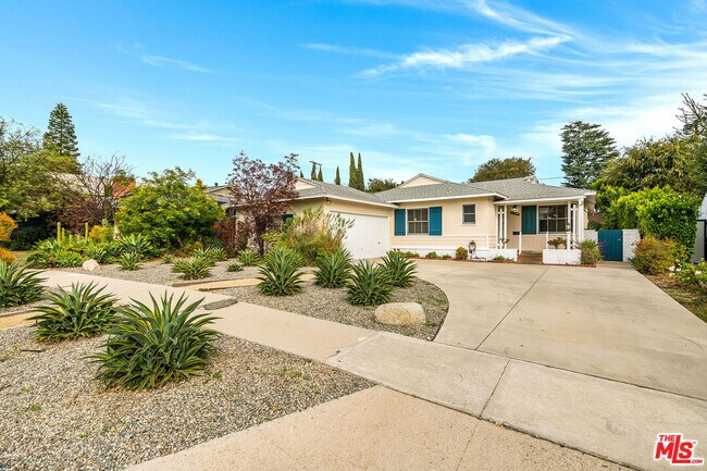 Building Photo - 11889 Tiara St