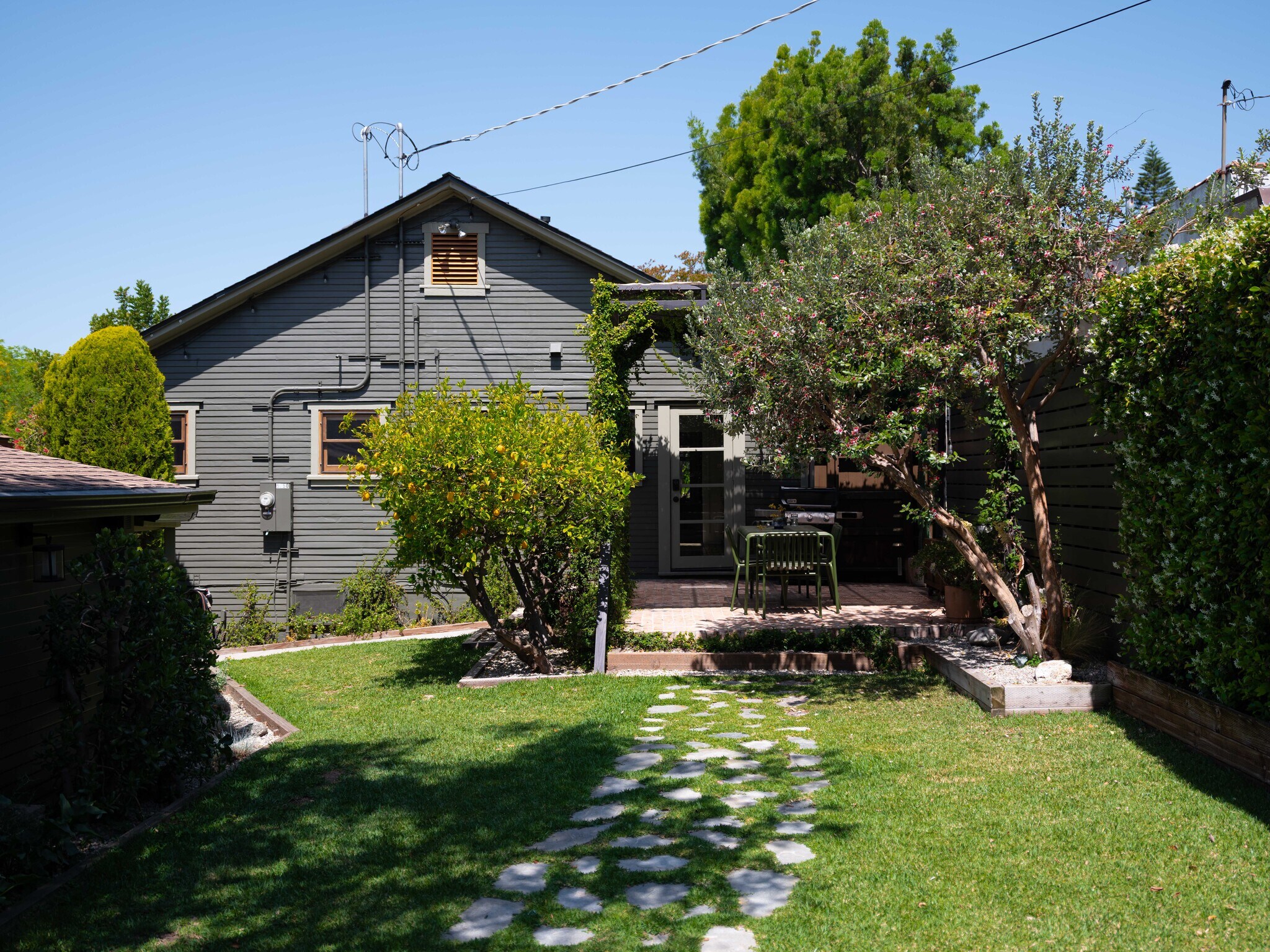 Building Photo - 5248 Sierra Villa Dr