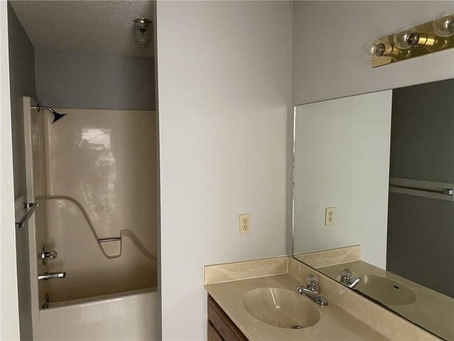 Building Photo - 503 Camellia Dr