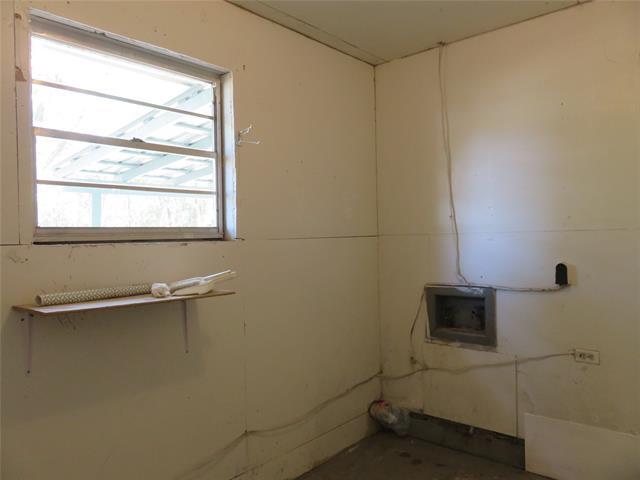 Building Photo - 604 FM 120