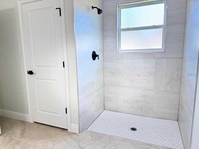 Building Photo - 2336 SW 168th Loop