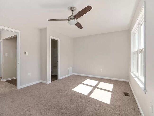 Building Photo - 2909 Briarwood Ln