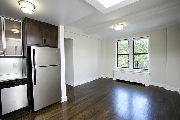 Primary Photo - 235 West End Ave