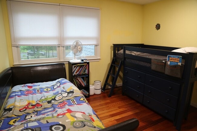 Building Photo - 45 Winterberry Way