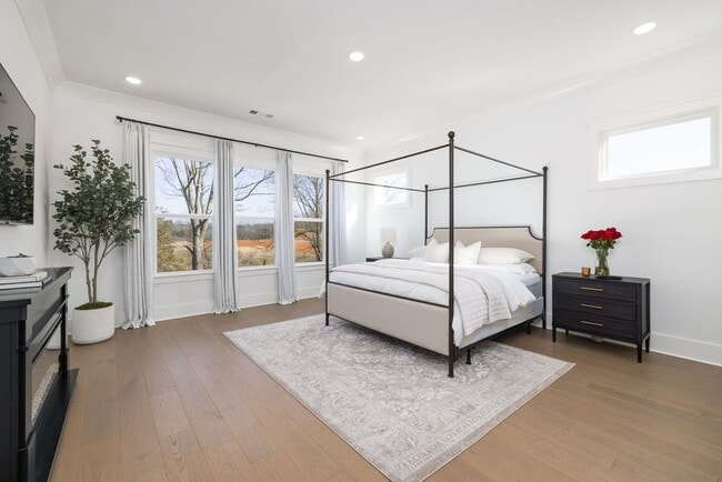 Building Photo - Now available in the highly desirable Lockwood Glen community in Franklin