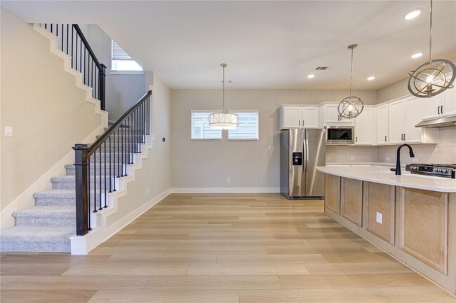 Building Photo - 18515 Parkland Row Dr