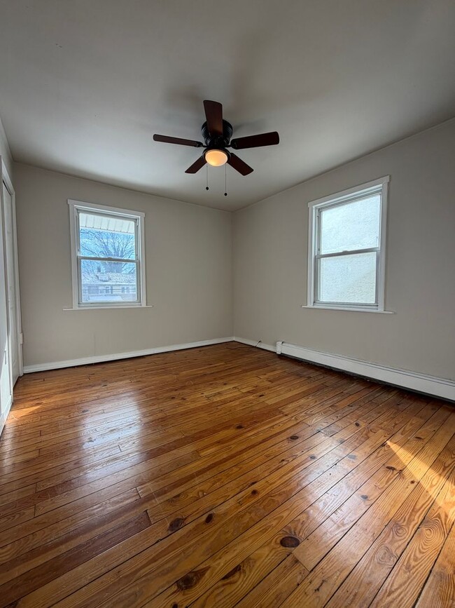 Building Photo - Fantastic Bristol Borough-Two Bedroom