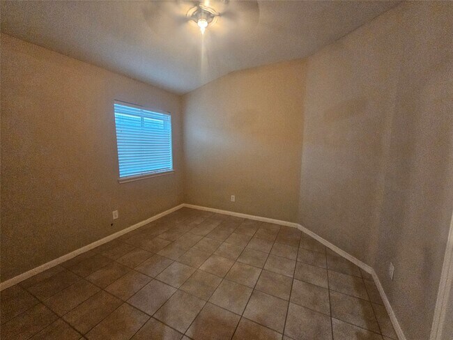 Building Photo - 23506 Hidden Maple Dr