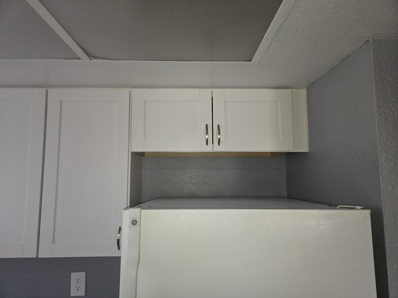 Building Photo - 2124 Exeter Dr