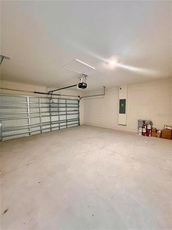 Building Photo - 1297 Regal King Dr