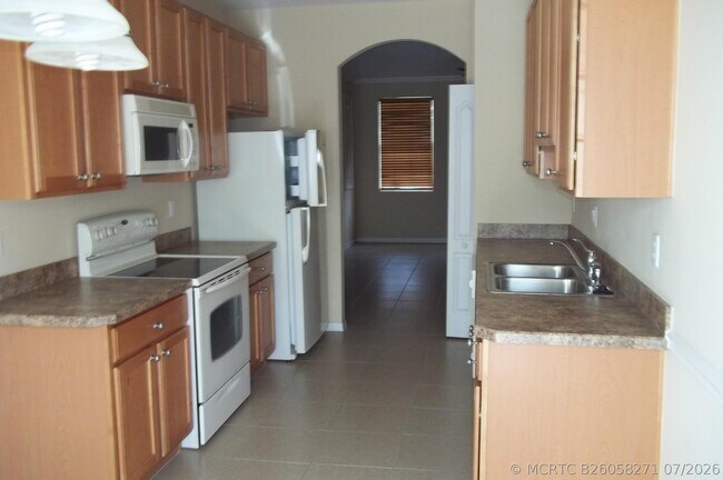 Building Photo - 2132 SE Eatonville Dr