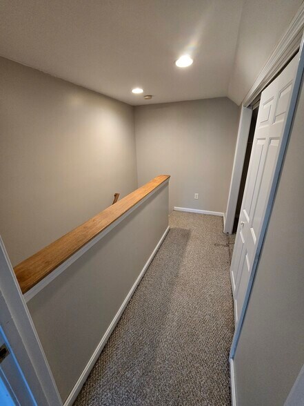 Building Photo - 164 Mathewson St