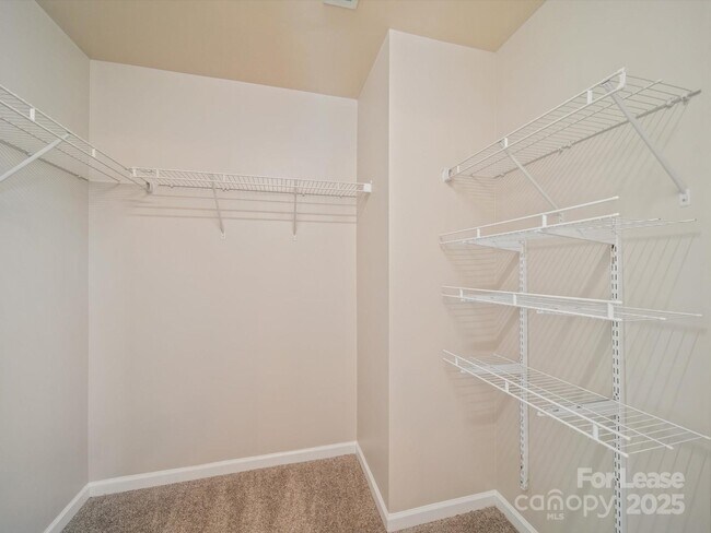 Building Photo - 10205 Falling Leaf Dr NW