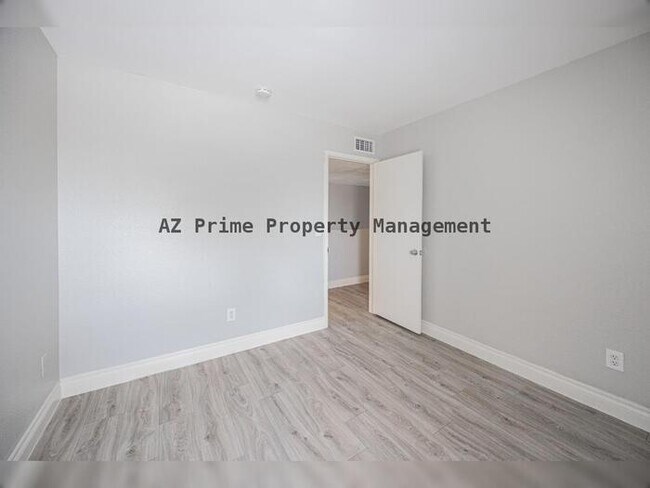 Building Photo - 2674 N 43rd Ave