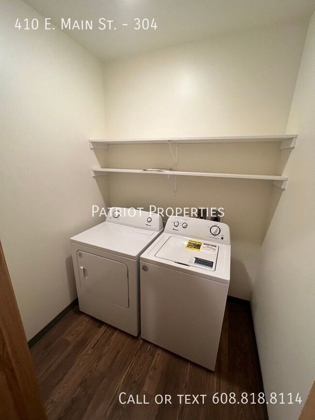 Building Photo - 1 bedroom/ 1.5 bath +den in Sun Prairie, WI