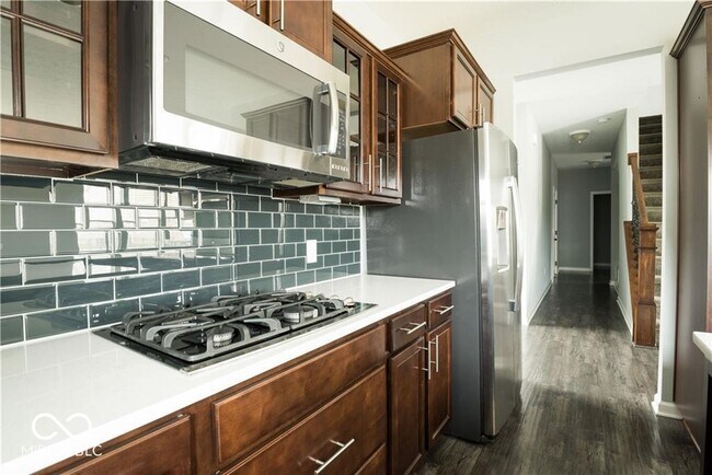 Building Photo - 15665 Eastpark Dr
