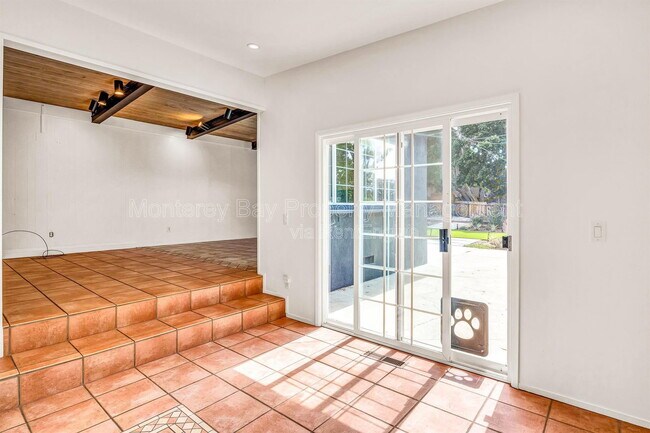 Building Photo - 3057 Otto Dr