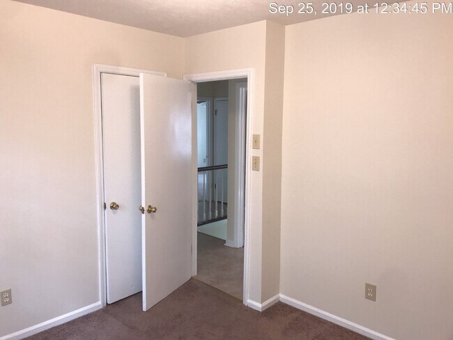 Building Photo - 7035 Darnell St