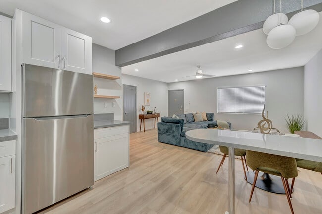 Building Photo - Palm View Village (Furnished Units Available)