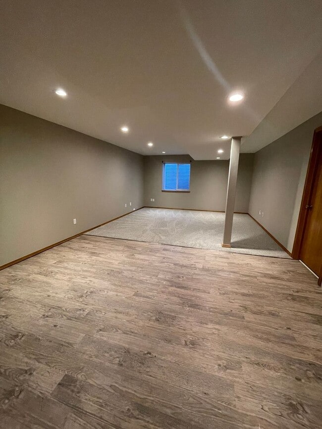 Building Photo - 4425 Hollyhock St