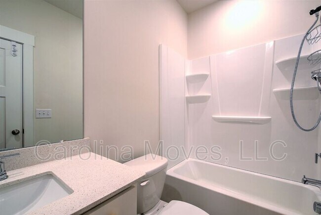 Building Photo - 208 Pewter Cir