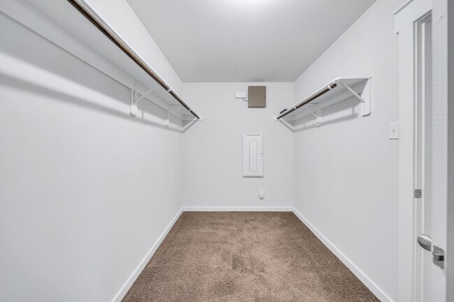 Building Photo - 15451 Royce Holly Dr