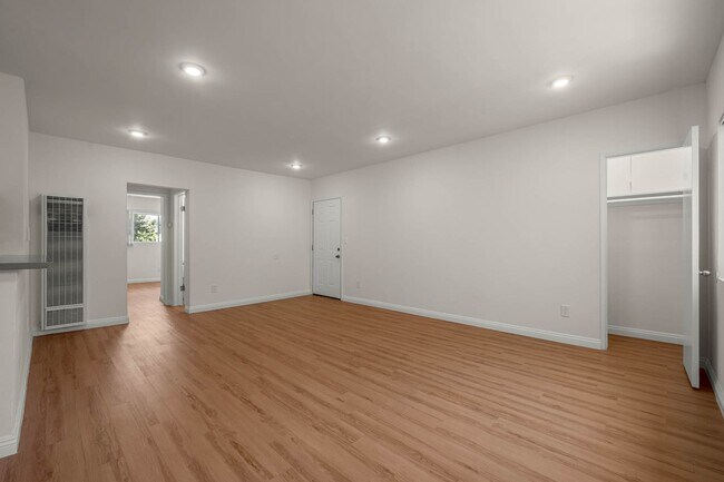 Interior Photo - Yar5130