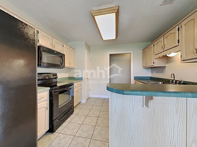 Building Photo - 3178 Stonehenge Drive